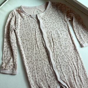 Kyte Baby Bamboo 12-18 Month Snap Romper in Small Blush Leopard